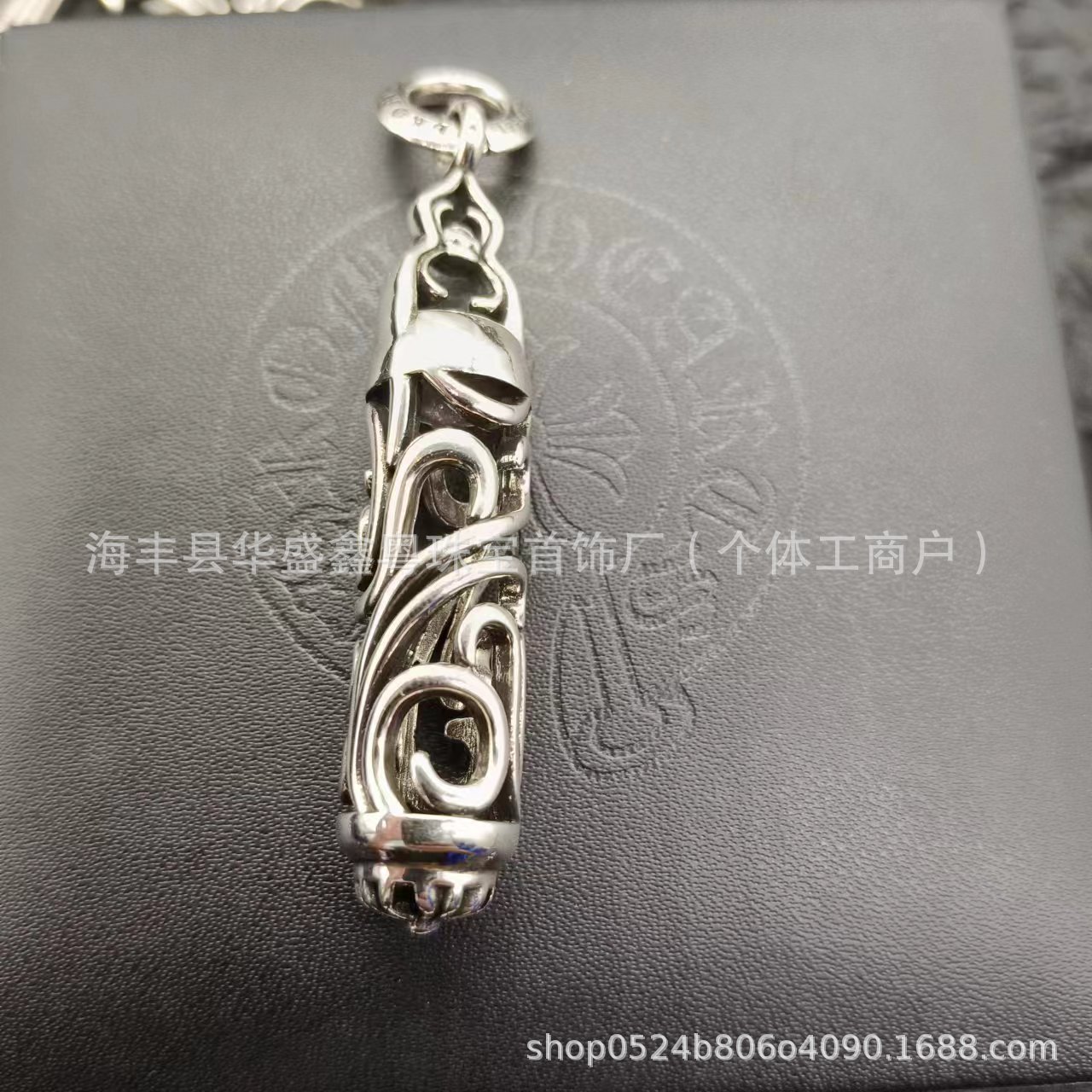 ローマ柱ペンダント