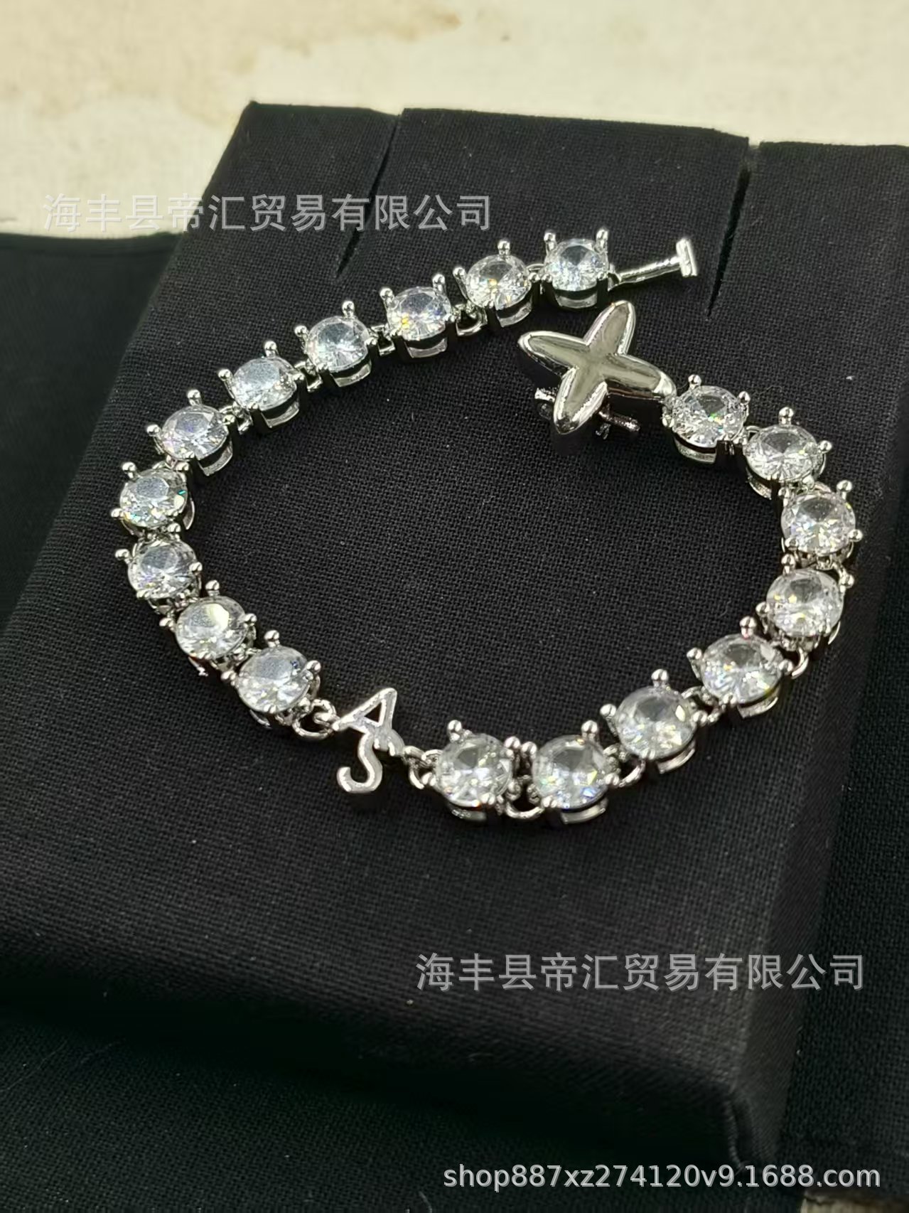 マルチダイヤモンドレターブレスレット
