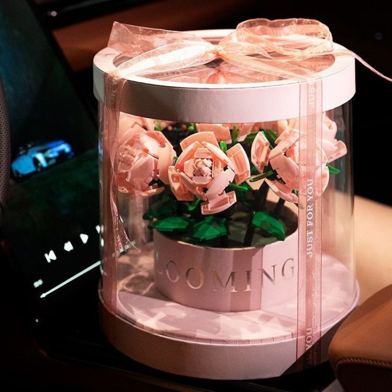 18 ピンク ローズ ピンク バケット ギフト ボックス (ライト付き)