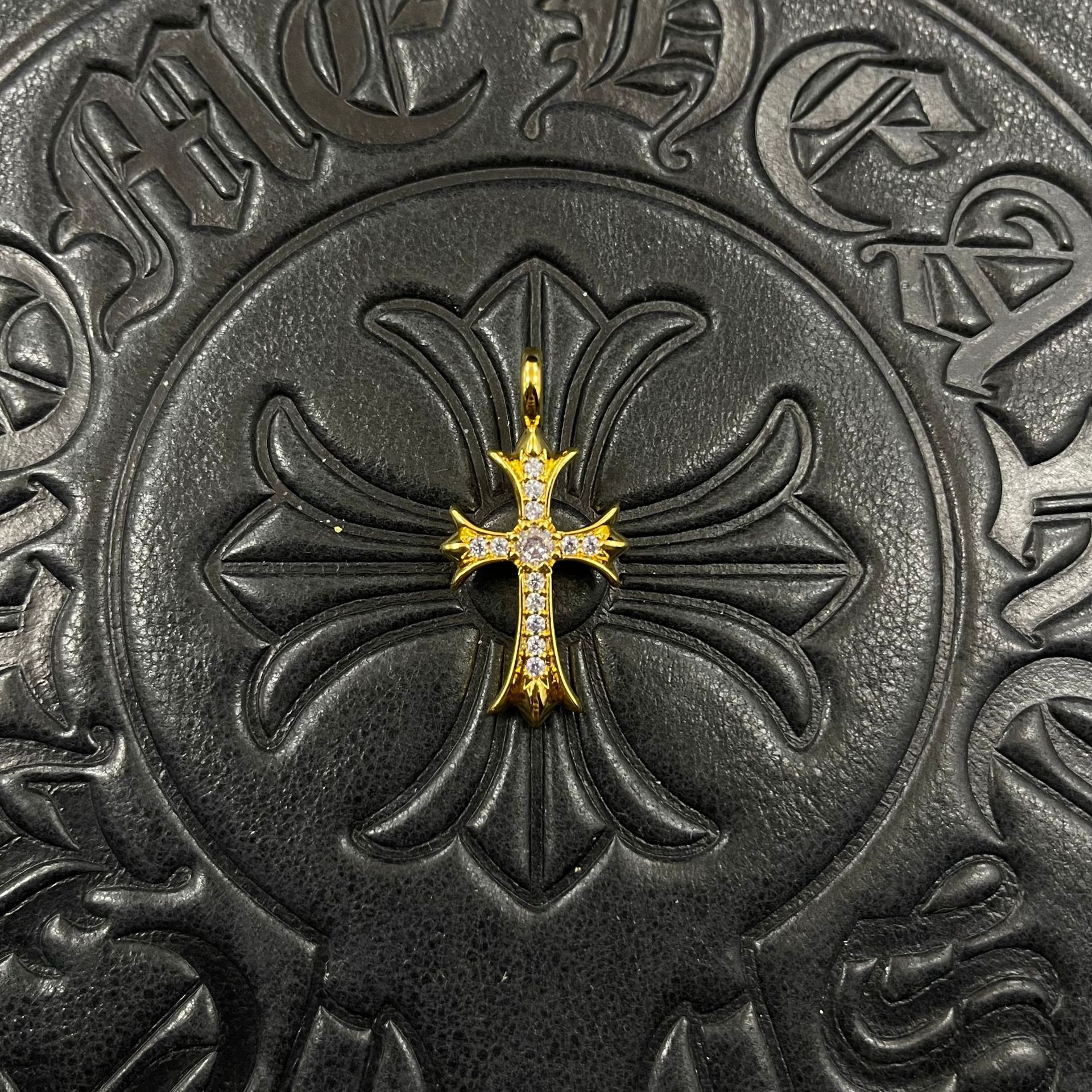CX086 ゴールデンクロス ラベンダーダイヤモンド(約33×16.5mm)