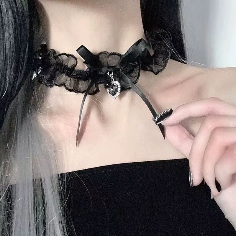 ブラックレースラインストーンネックレス