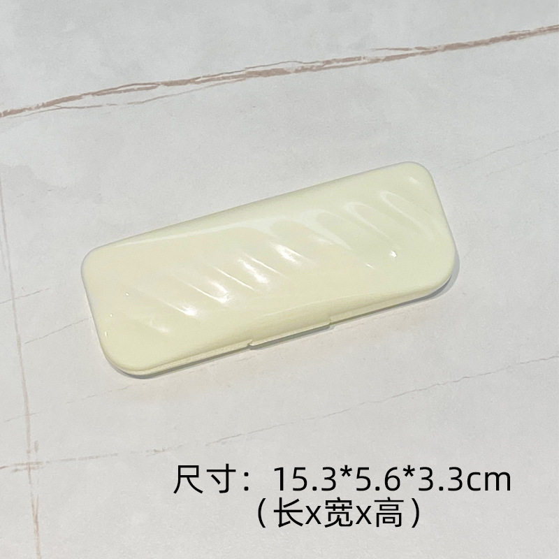 小さなプラスチックボックス