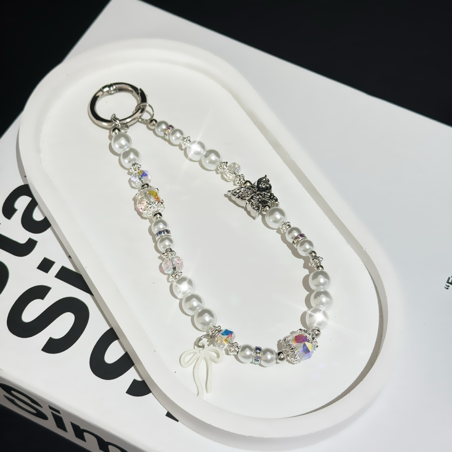 ホワイト アロイ バタフライ パール チェーン - パッチ付き