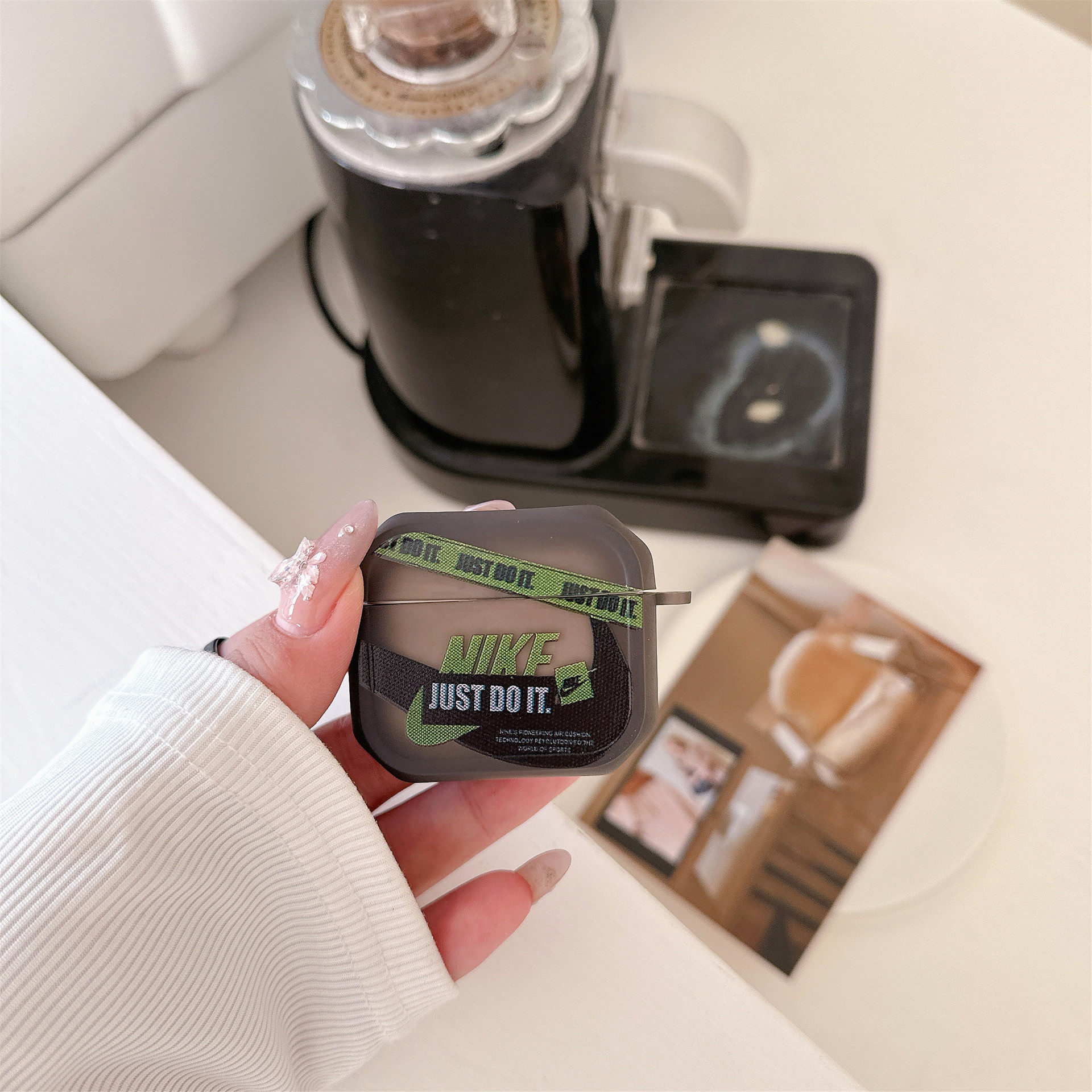 図 19 に示すように (スプリング バックル付き)