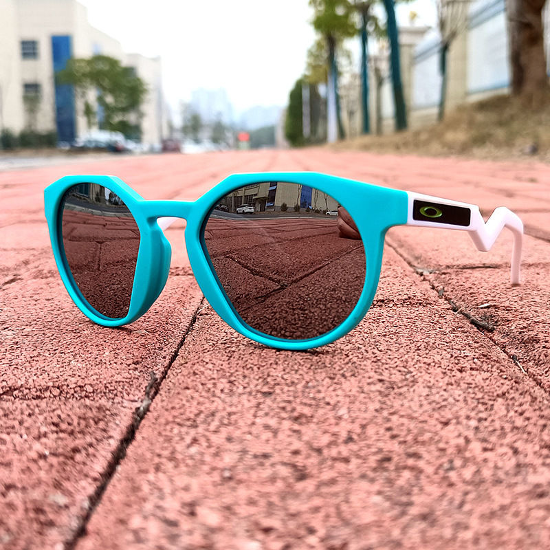 スカイブルーフレーム白脚シルバーピース