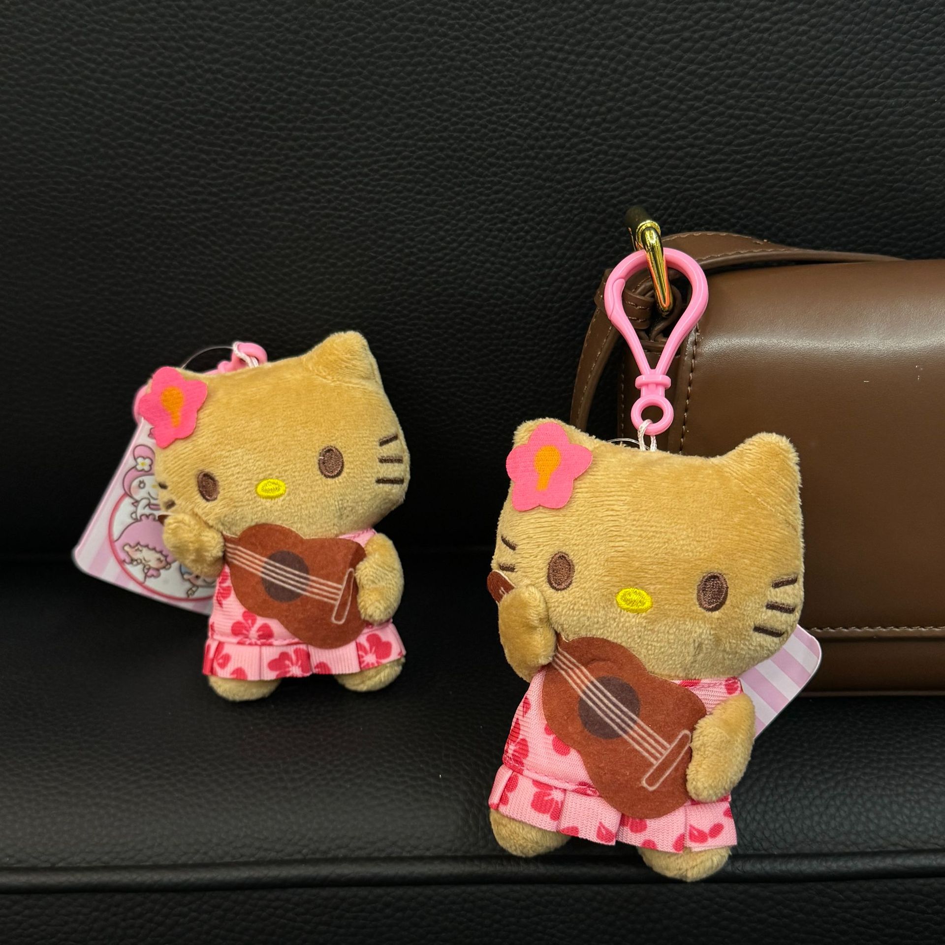 ハワイアンピンクギターktペンダント