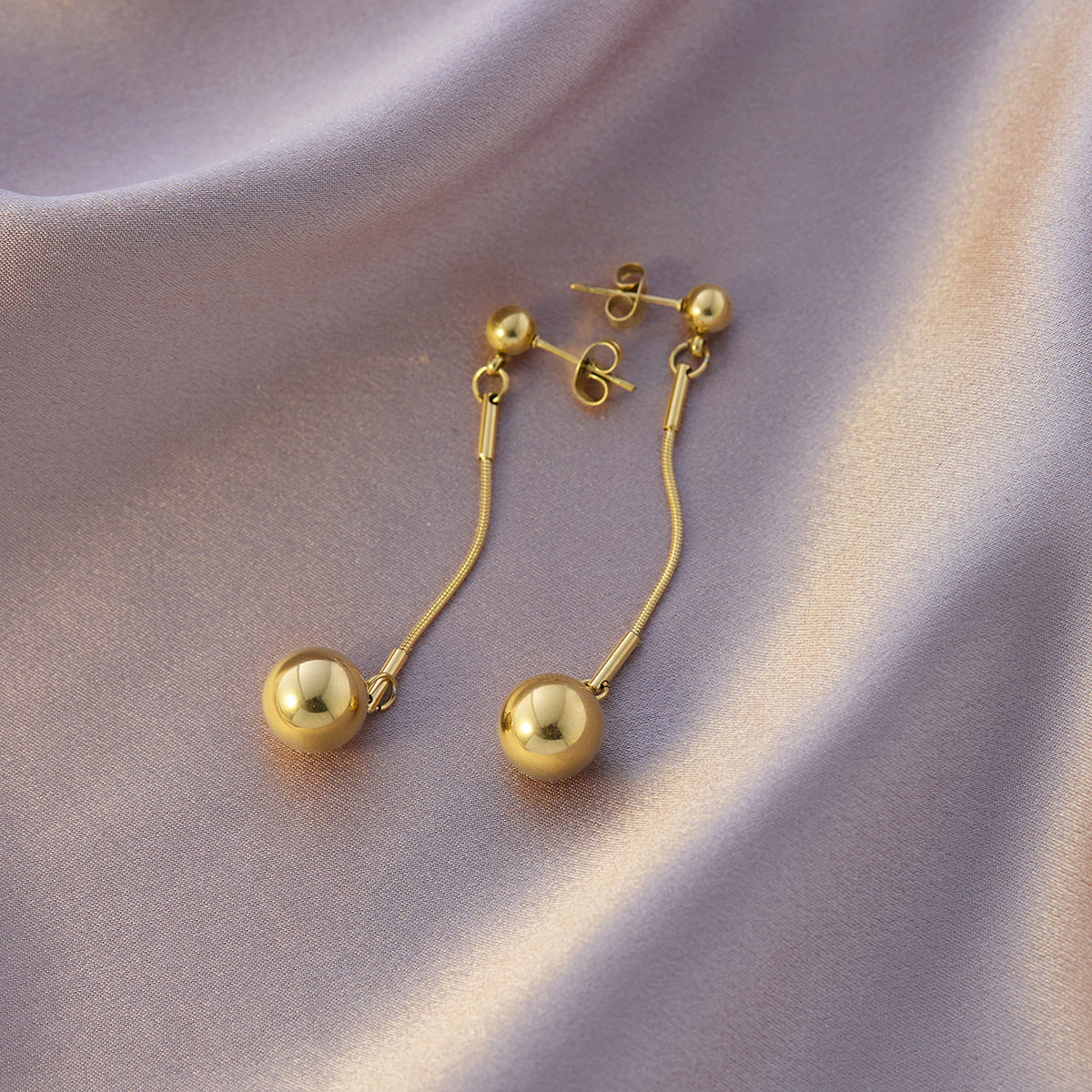 ゴールド ビーズ タッセル イヤリング