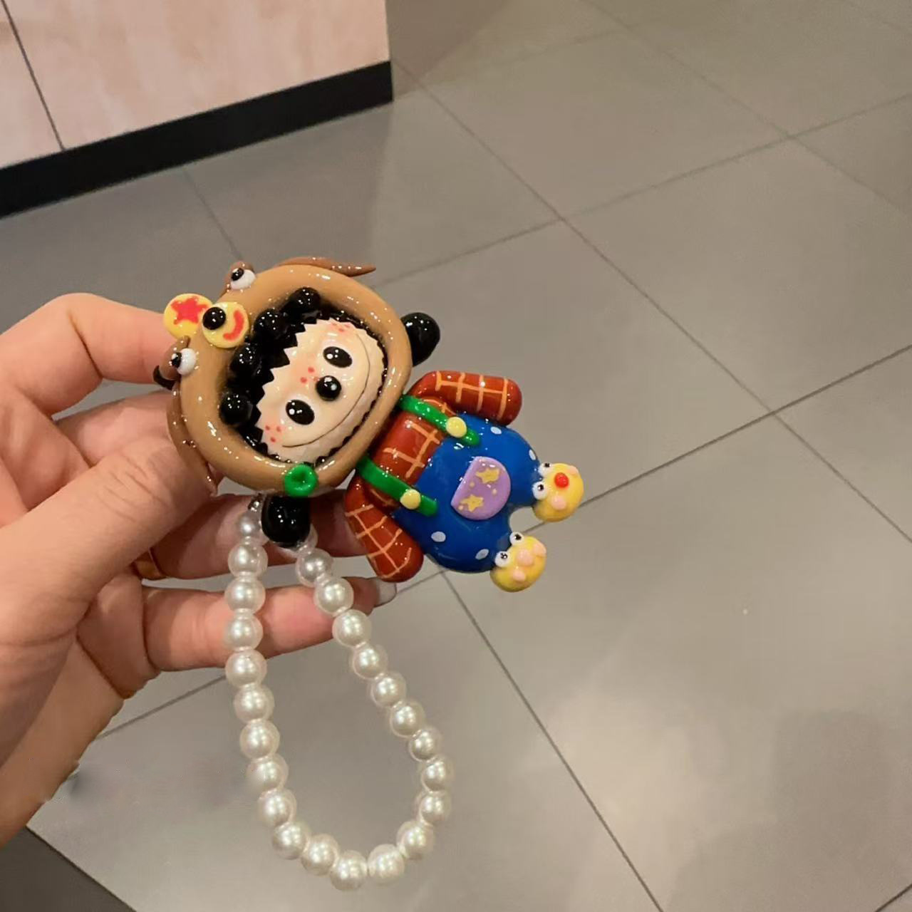 クマの帽子のオーバーオール