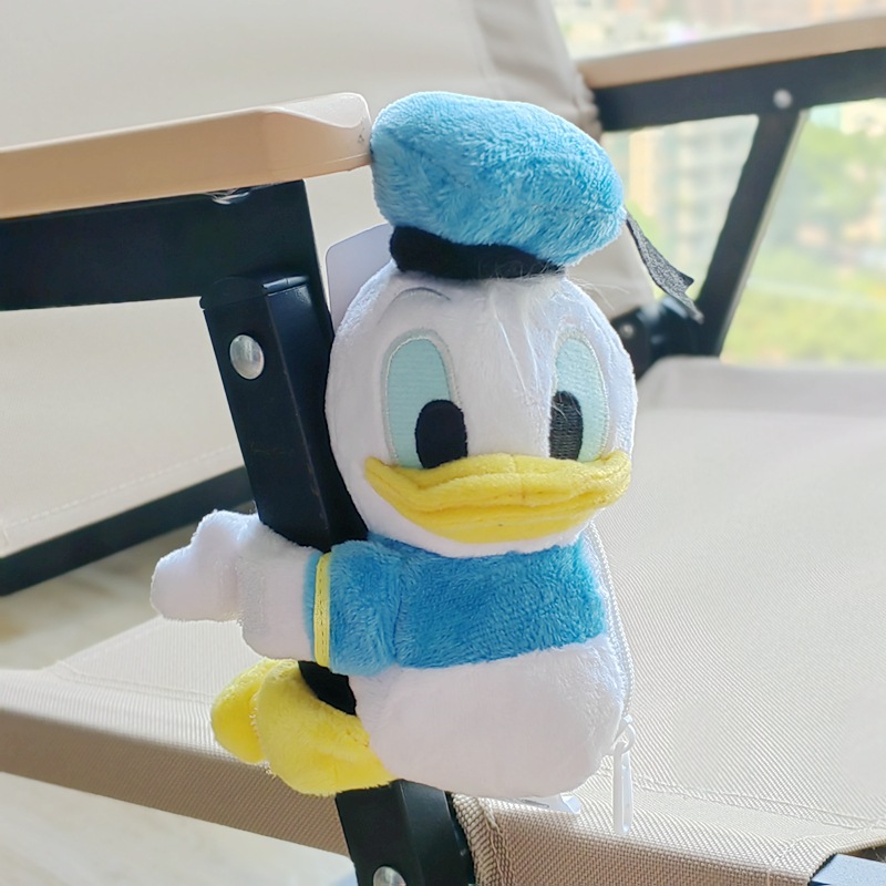 唐ダックを抱きしめる