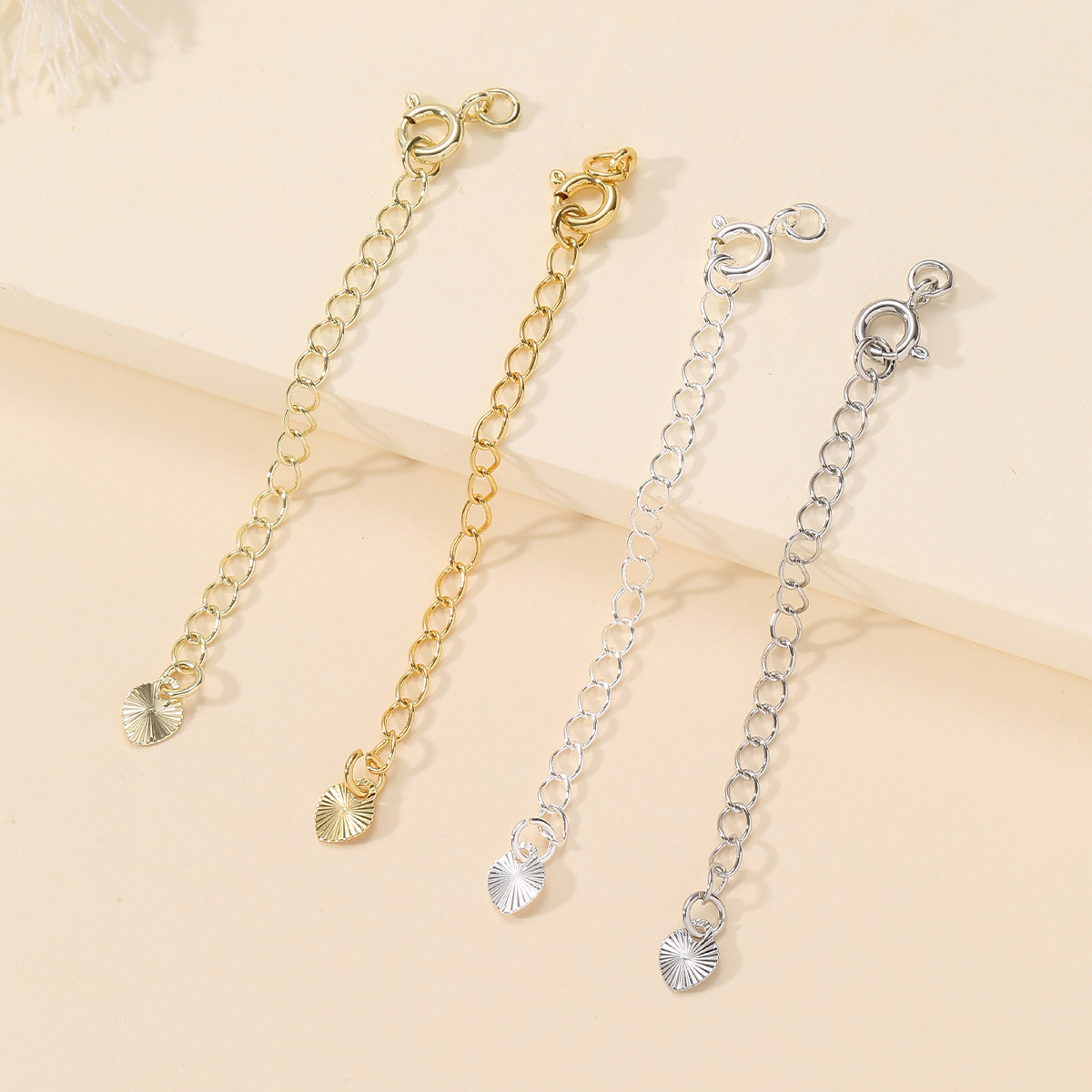 スプリングバックルラブグリッターテールチェーン