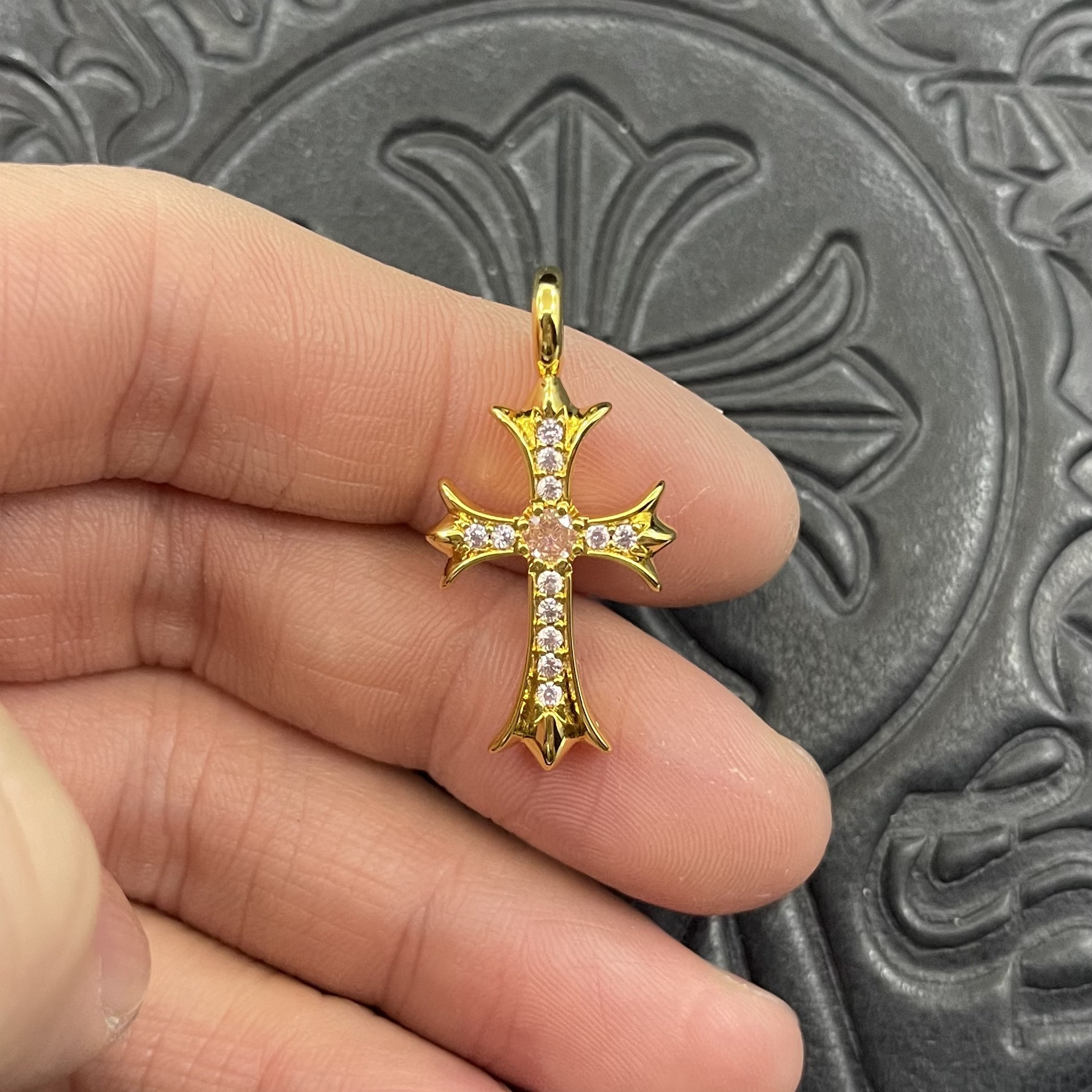 CX086 ゴールデンクロス ライトピンクダイヤモンド(約33×16.5mm)