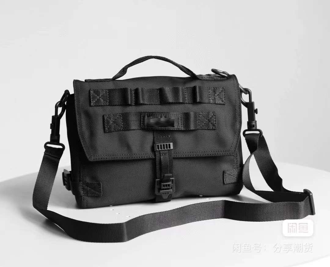 メッセンジャーバッグ 28*20*9CM