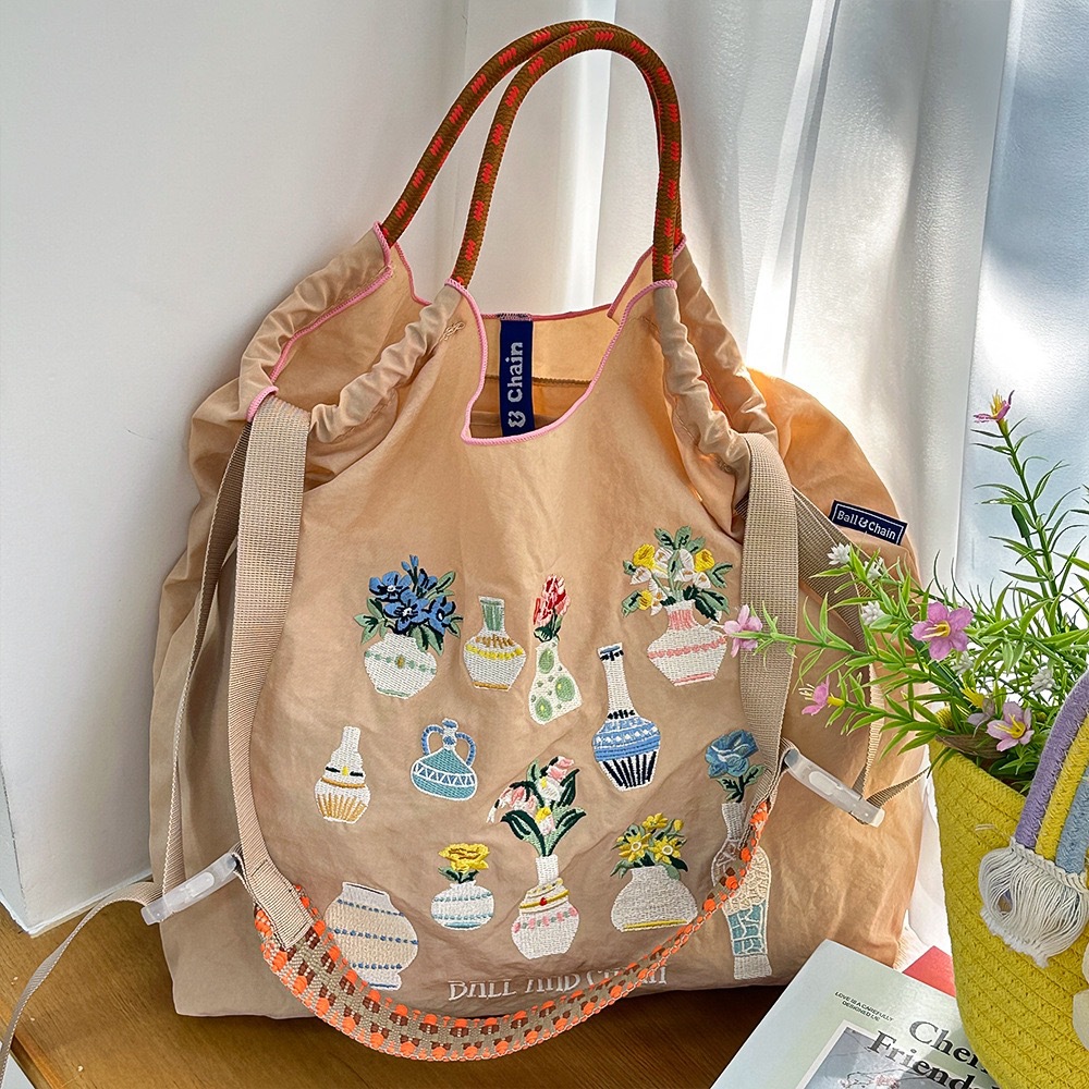 ベージュの花瓶にはショルダーストラップは含まれません）