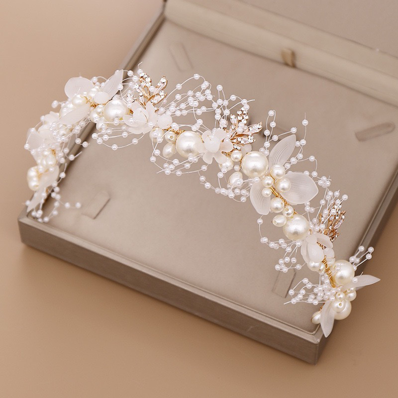 合金の葉は白です
