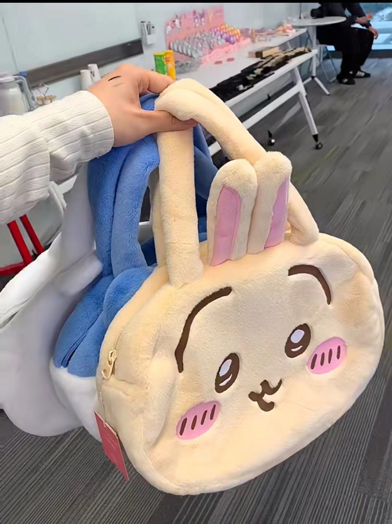 イエロー