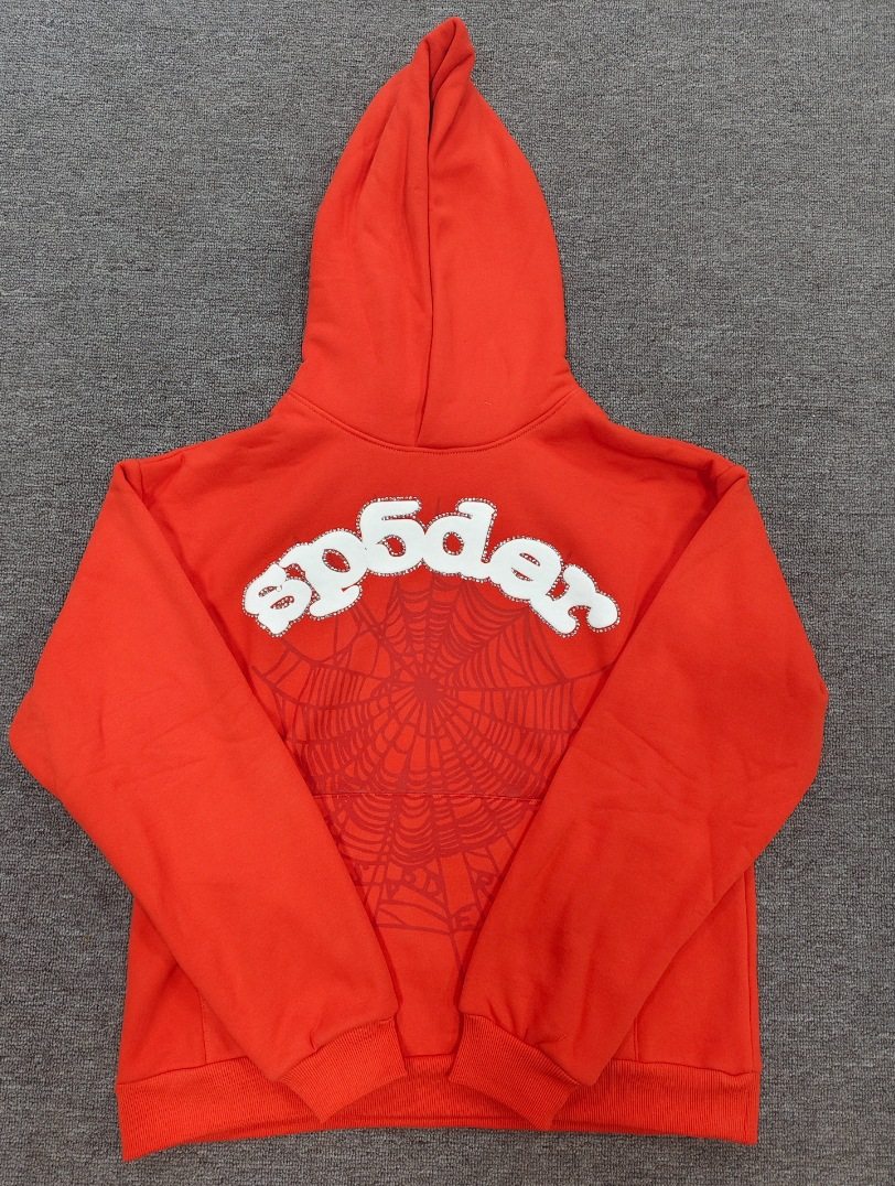 オレンジ色のウェブスーツ