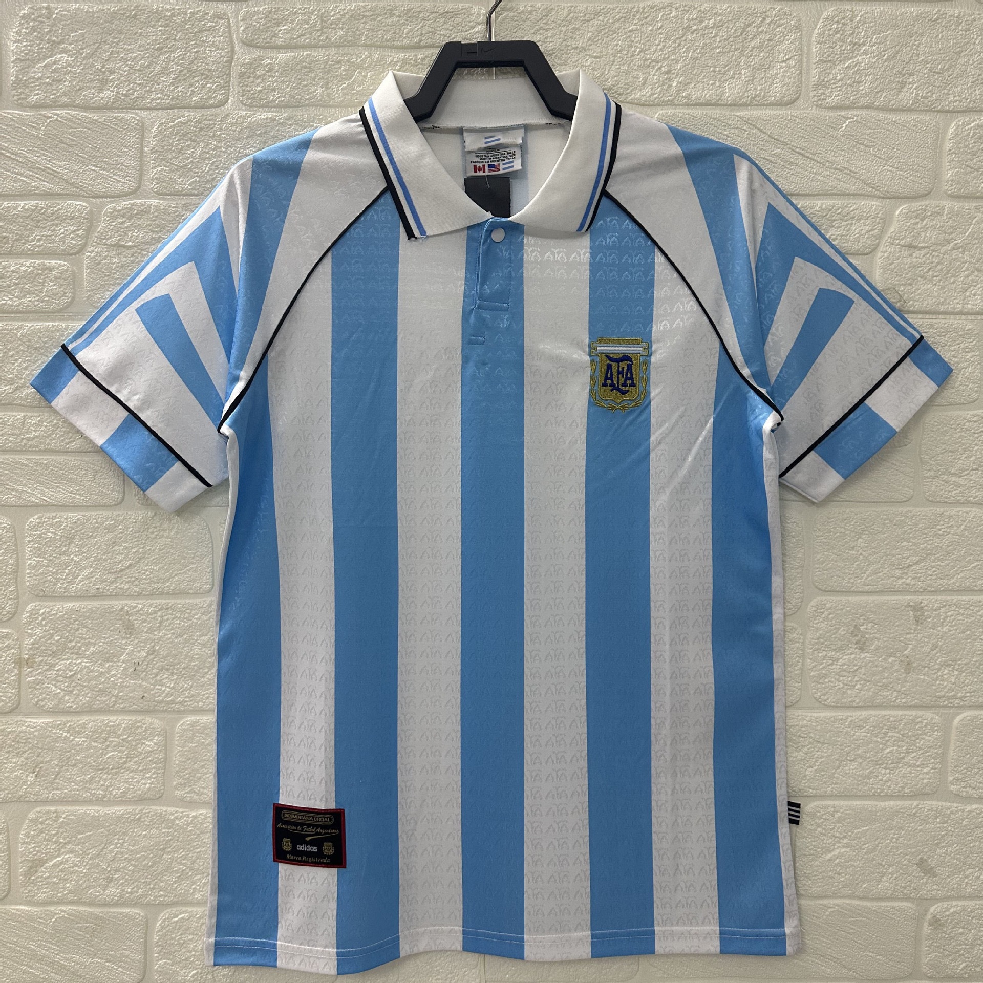 1996 年のレトロなアルゼンチンのホームコート