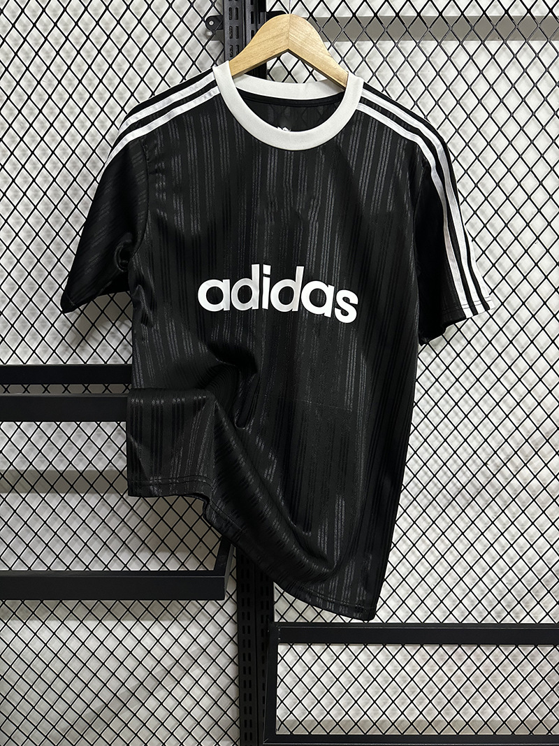 25-26 クローバーブラック