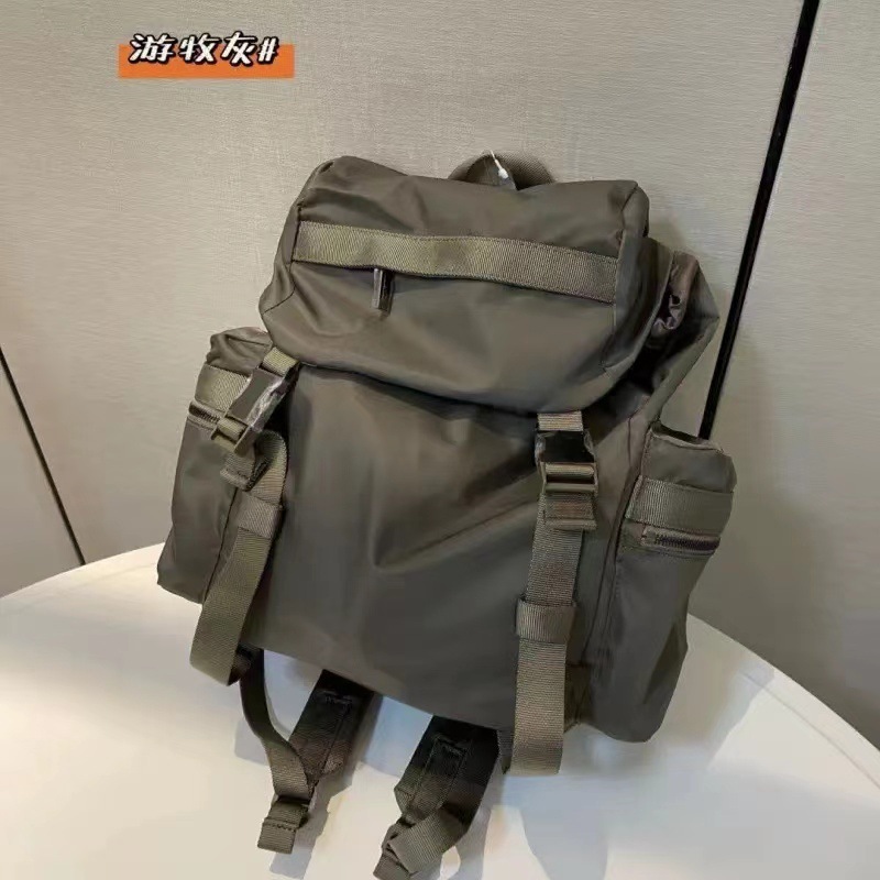 ノマドグレー