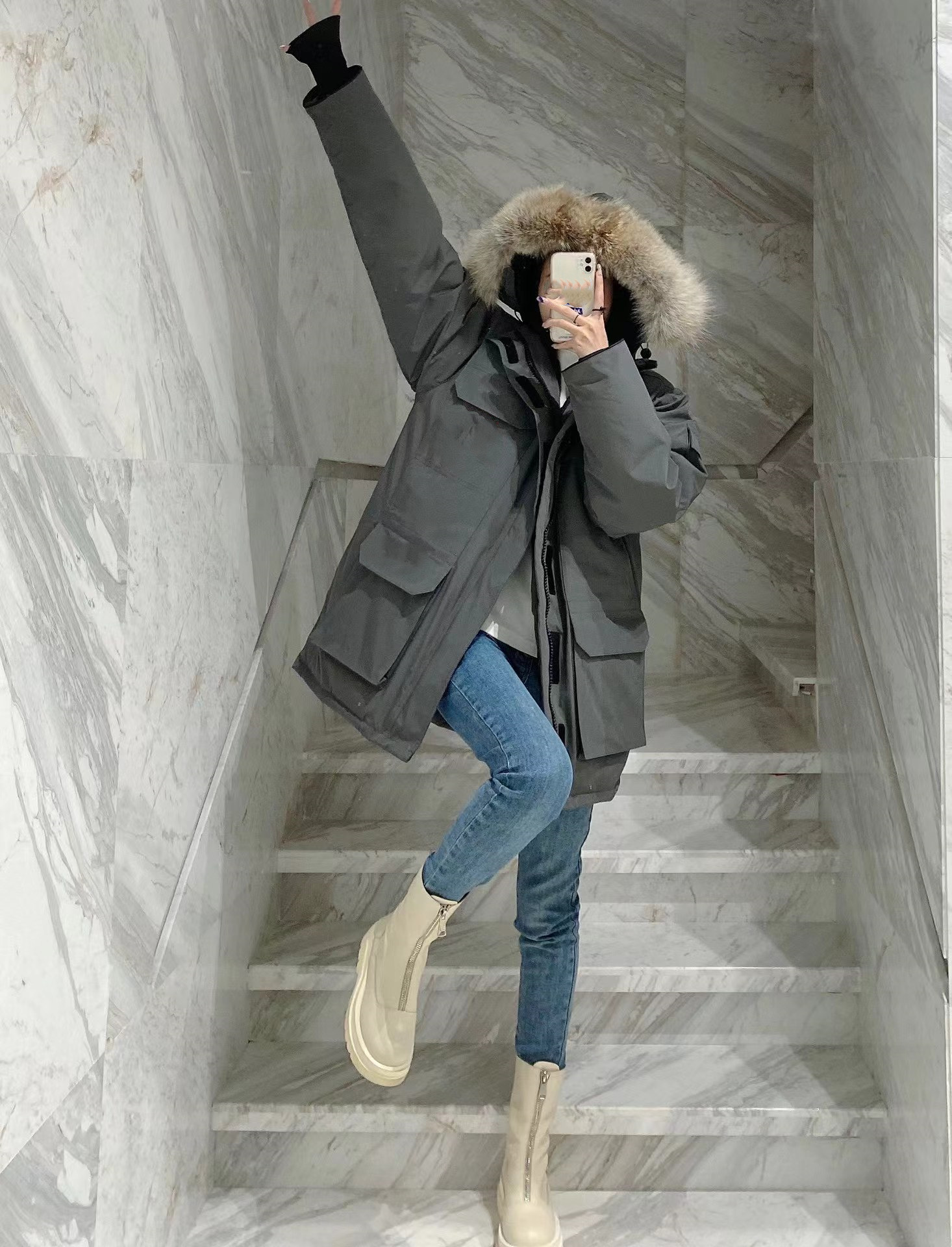 天井グラファイトグレー