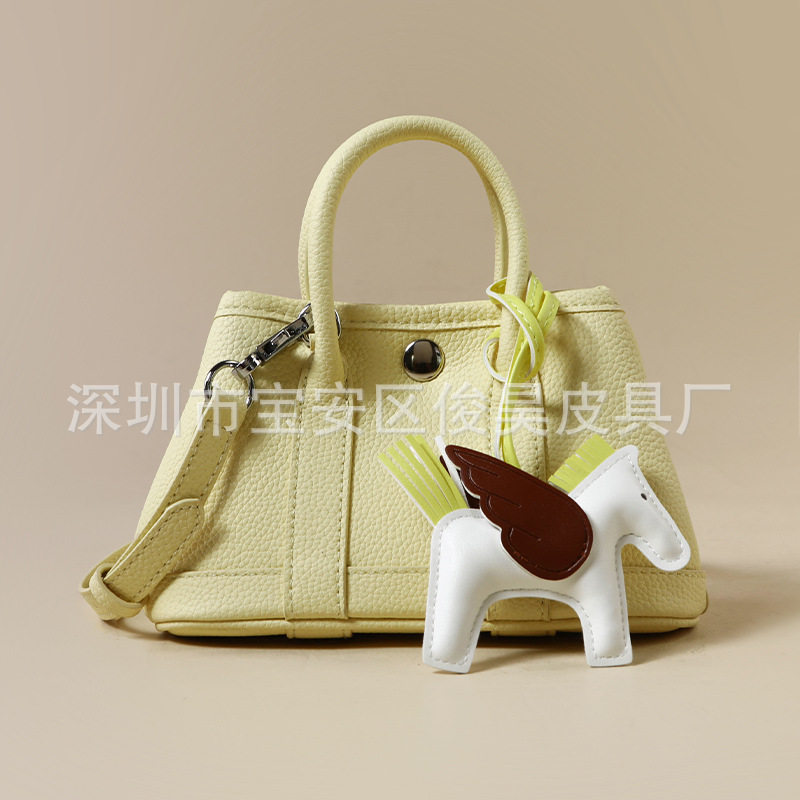 ヒルトンイエロー 19cm（ポニー付き）