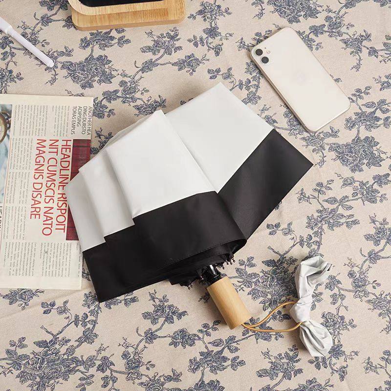 白いトップと黒いエッジ [手動で厚くしたビニール]