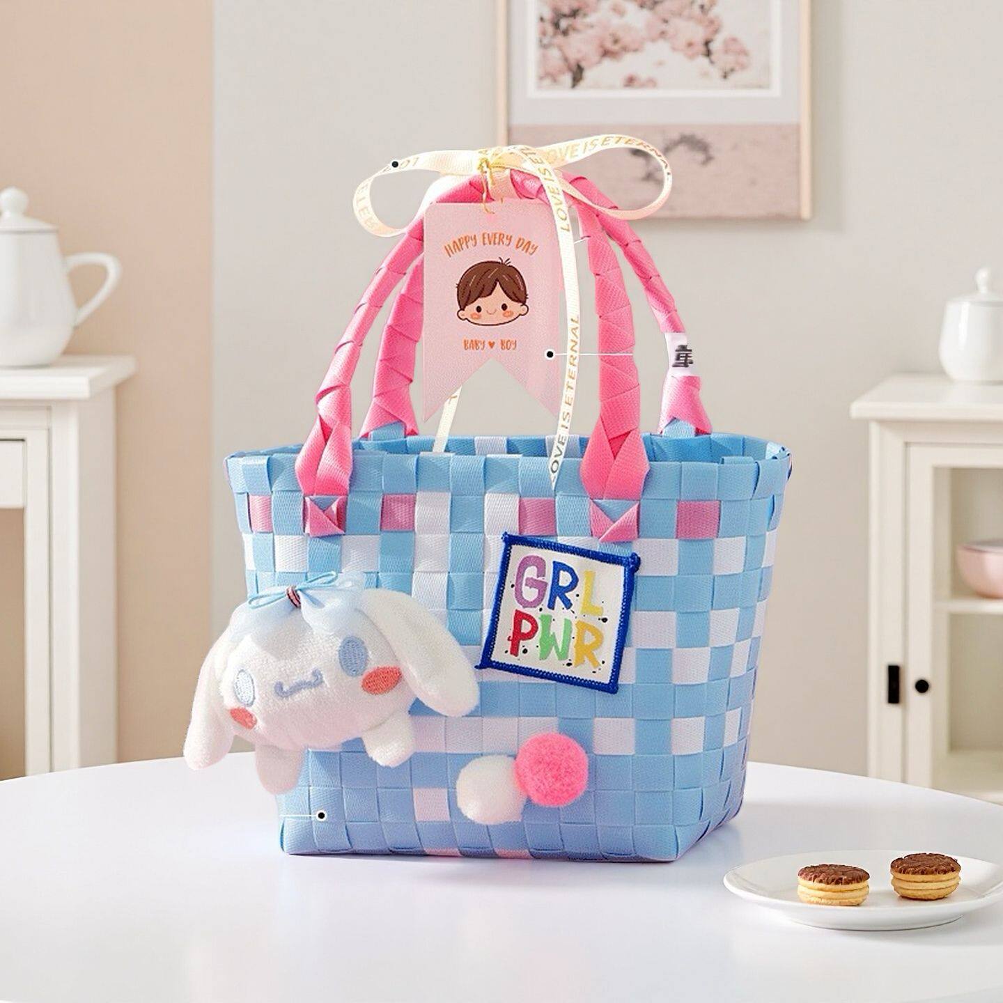 ブルー、ピンク、ホワイトの配色（ホワイトシナモンドッグ）