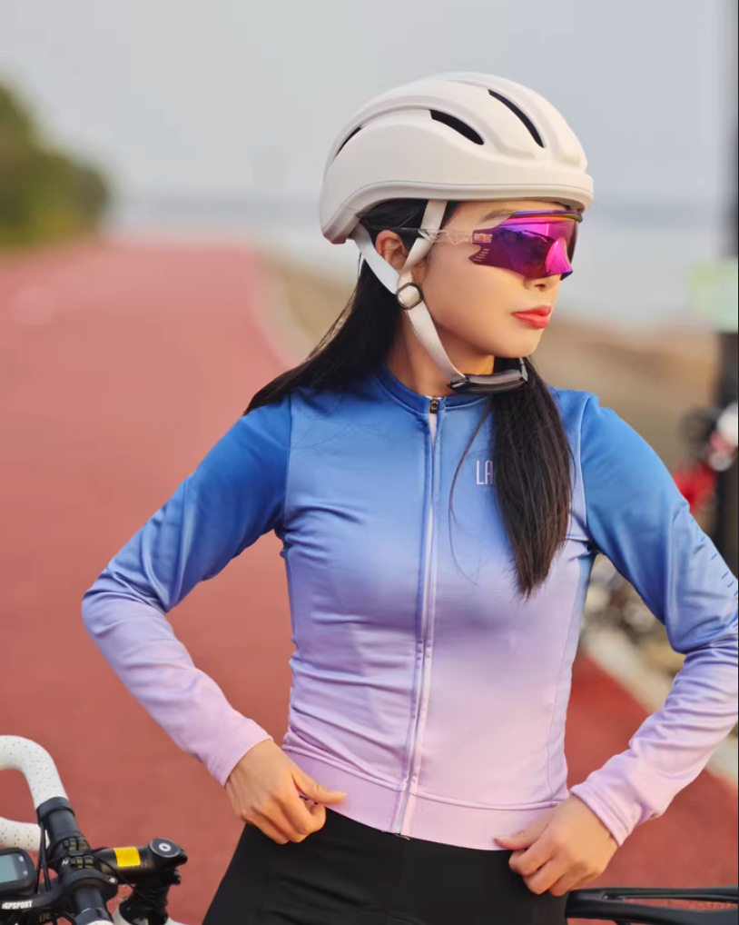 アップグレードされたスムーズに調整可能なイヤーバックル [頭囲55-59cm調整可能] 男女兼用