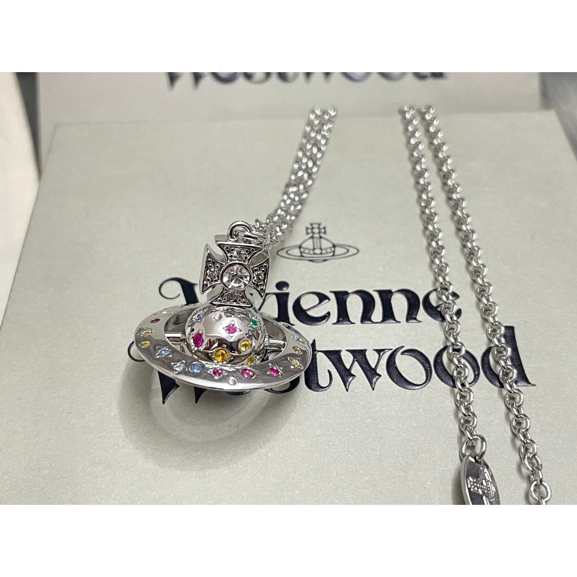 太陽、月、星のネックレス