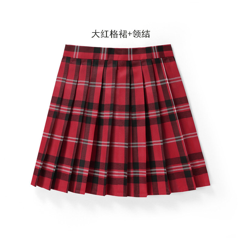 大きな赤いチェック柄のスカート + 蝶ネクタイ