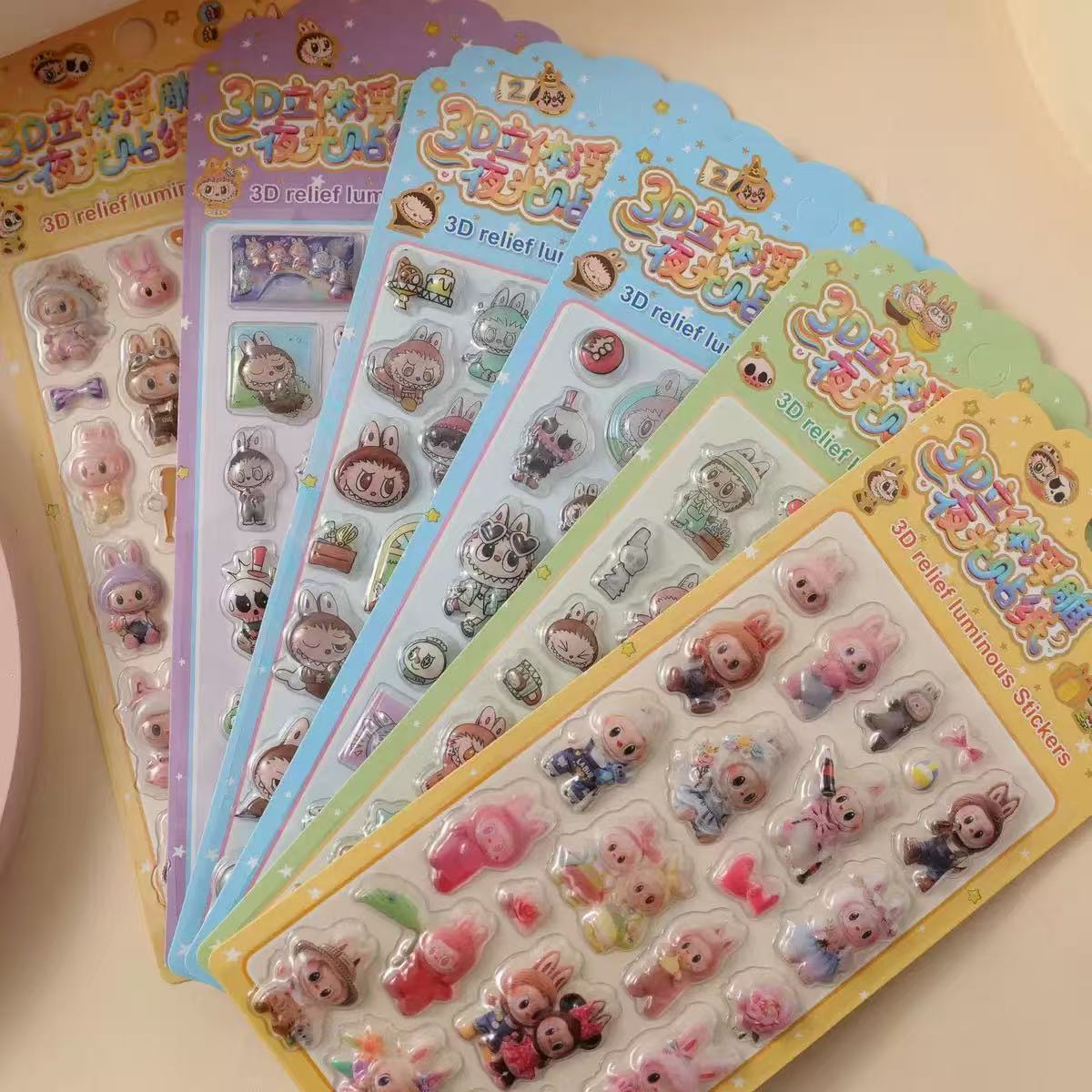 ラブウサギ 3Dレリーフ夜光ステッカー