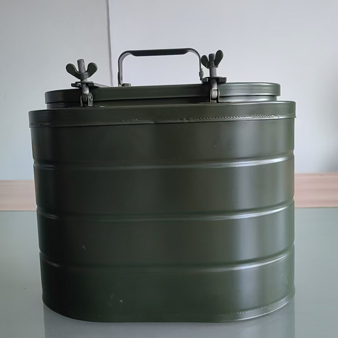 アーミーグリーン