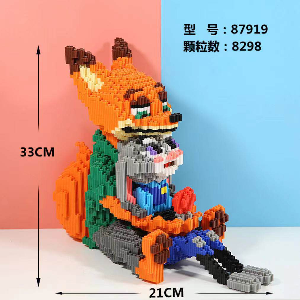 カップルのキツネがウサギを抱く