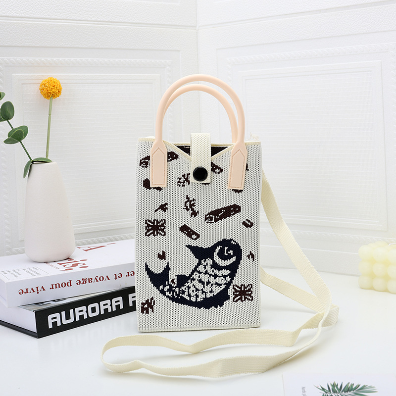 【シリコン+ショルダーストラップ】自由に旅行