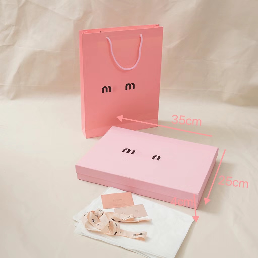 スカーフボックス+紙袋+付属品 33*22*4