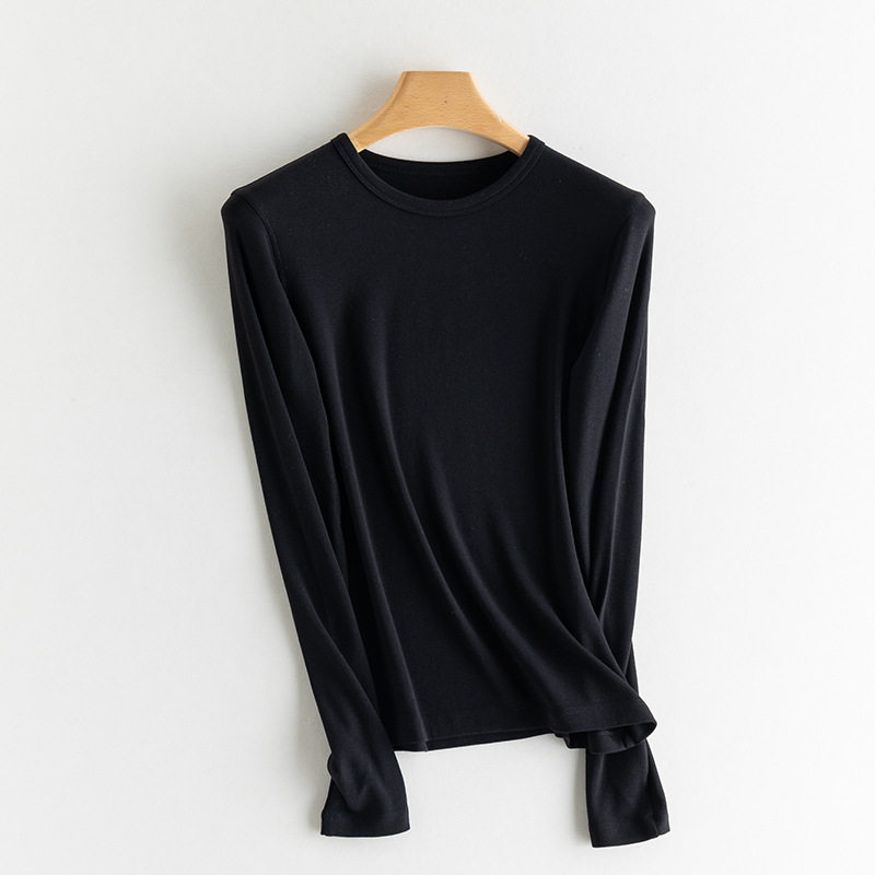 ラウンドネックブラック