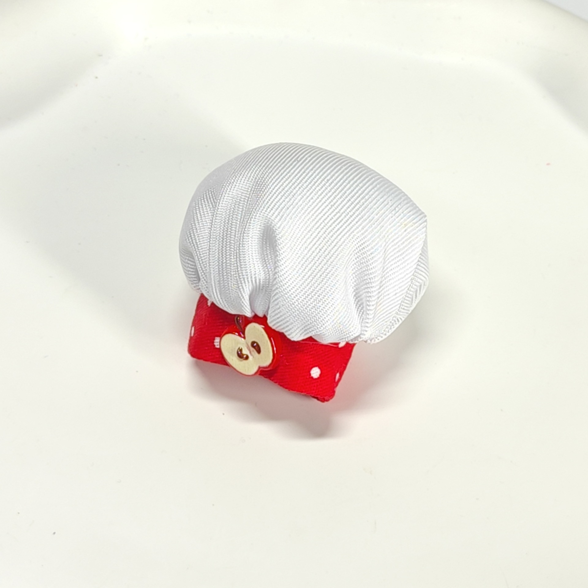 白赤底シェフハット