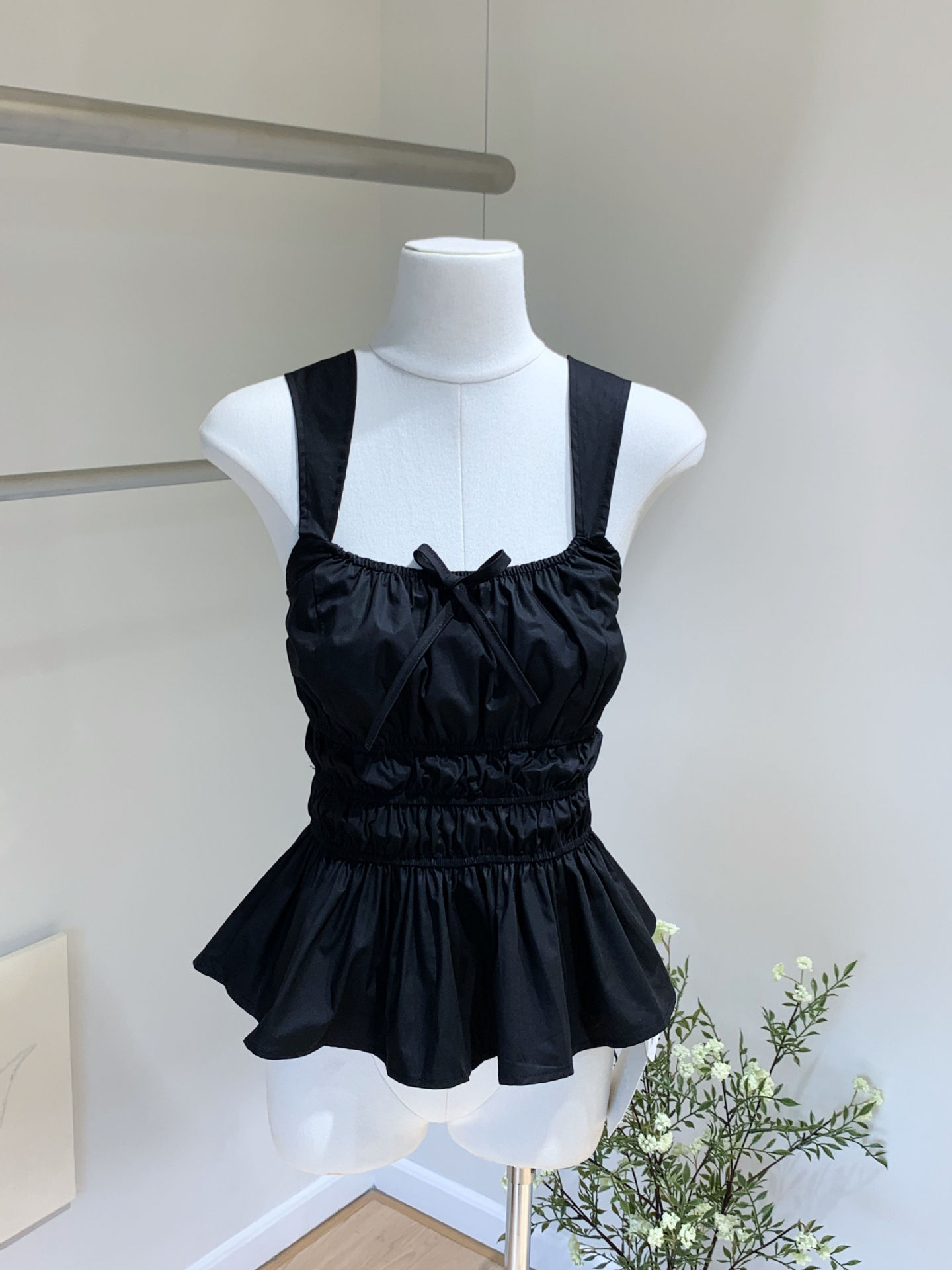 黒い
