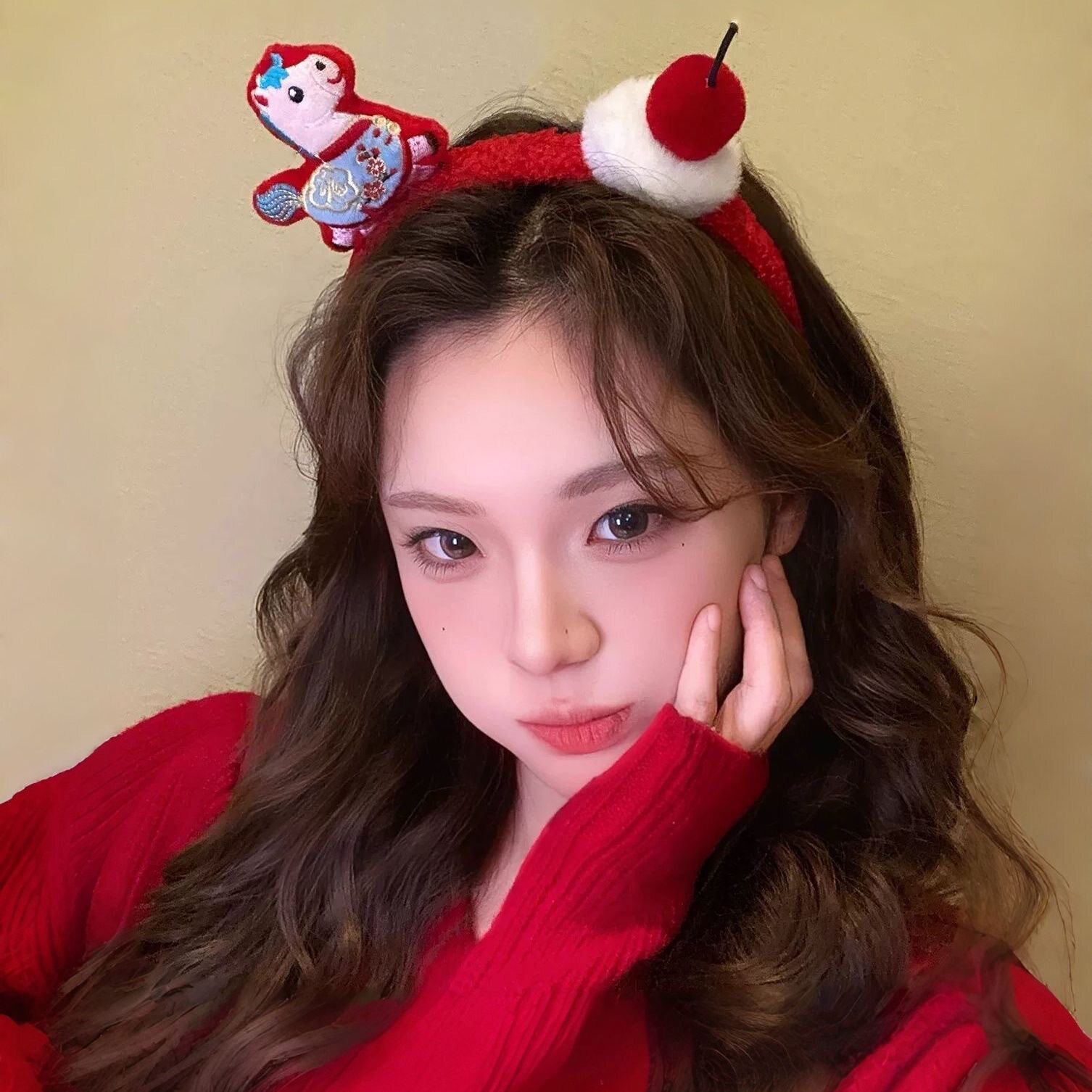 62#幸運の刺繍入り白馬と桜のふわふわヘアバンド