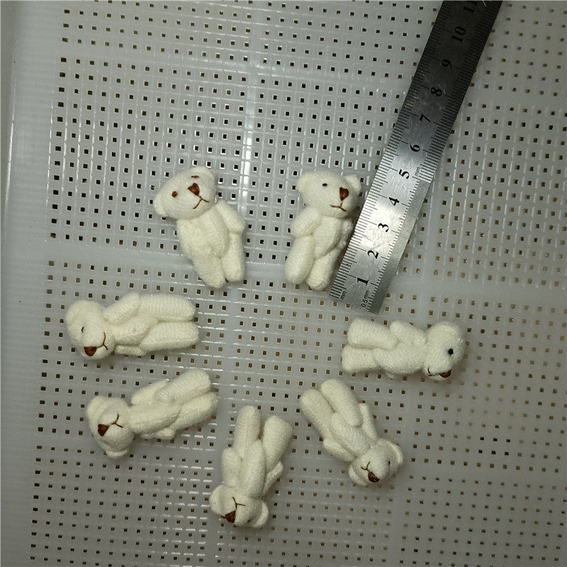 4cmの白い毛布の熊