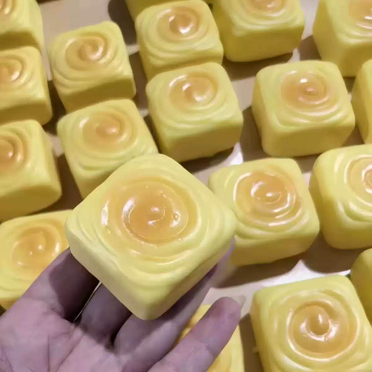 もちもちロール角パン【1個】