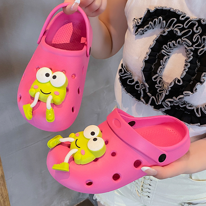 バラの赤いカエル∷