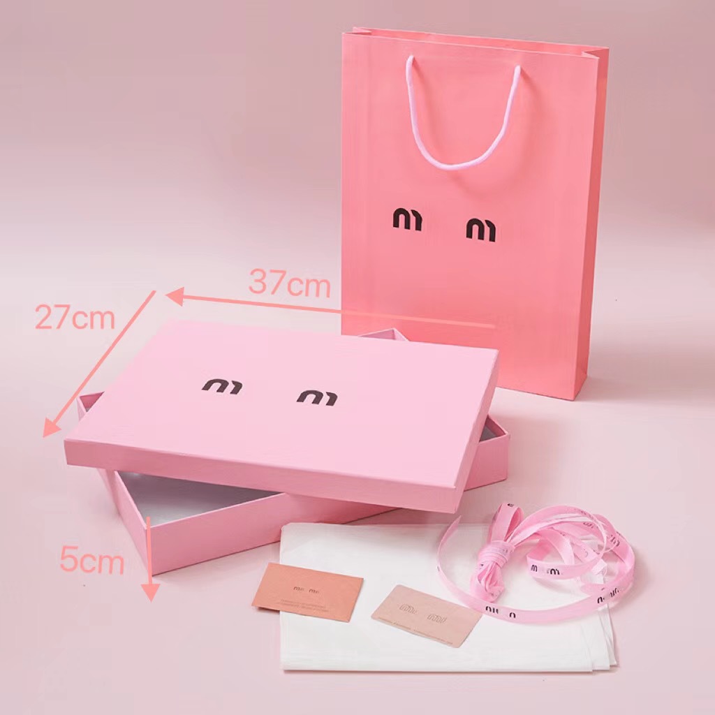 洋服箱+紙袋+付属品 38*28*5