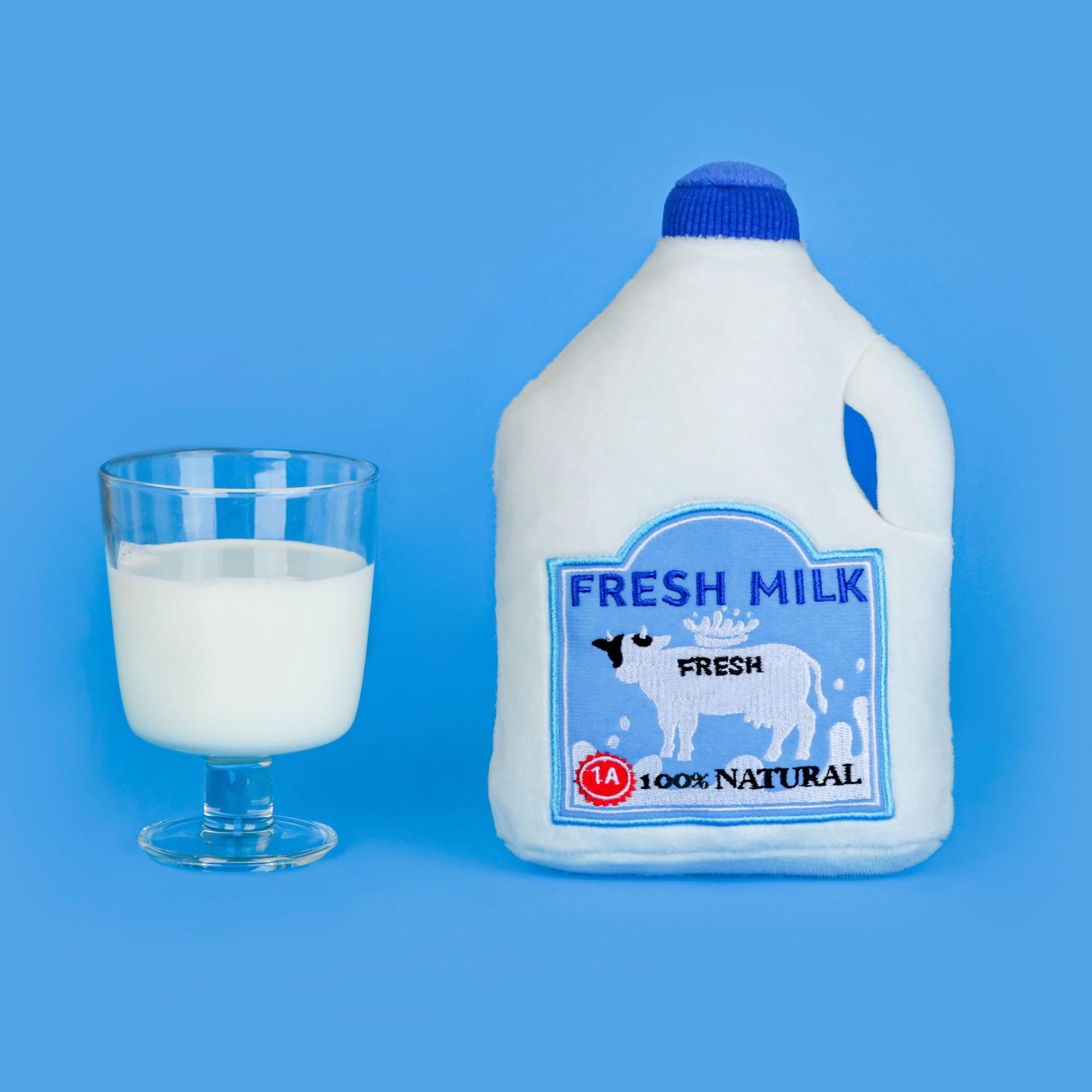 大きい瓶の新鮮な牛乳のおもちゃ
