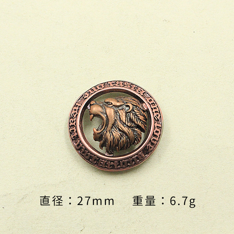ライオンの赤い銅の金