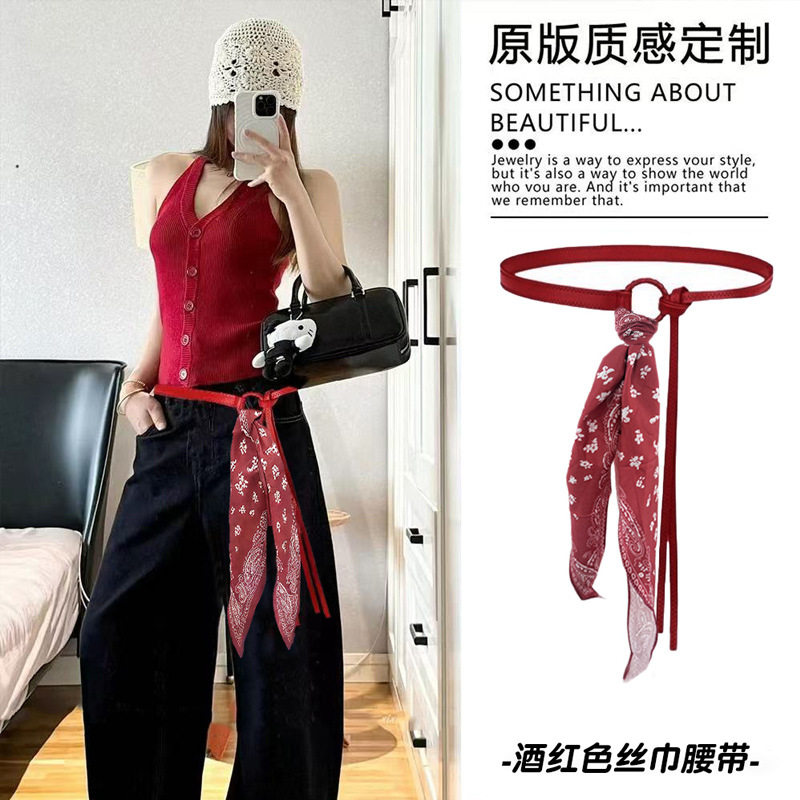 赤いリボン付きペイズリー柄シルクスカーフベルト