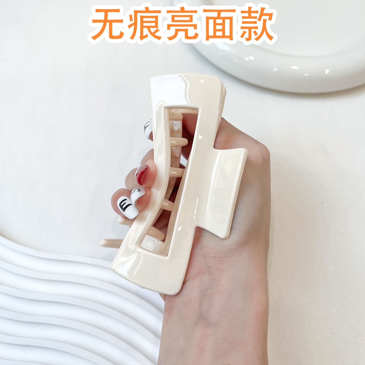 シームレスな光沢のあるスタイル - ベージュの正方形