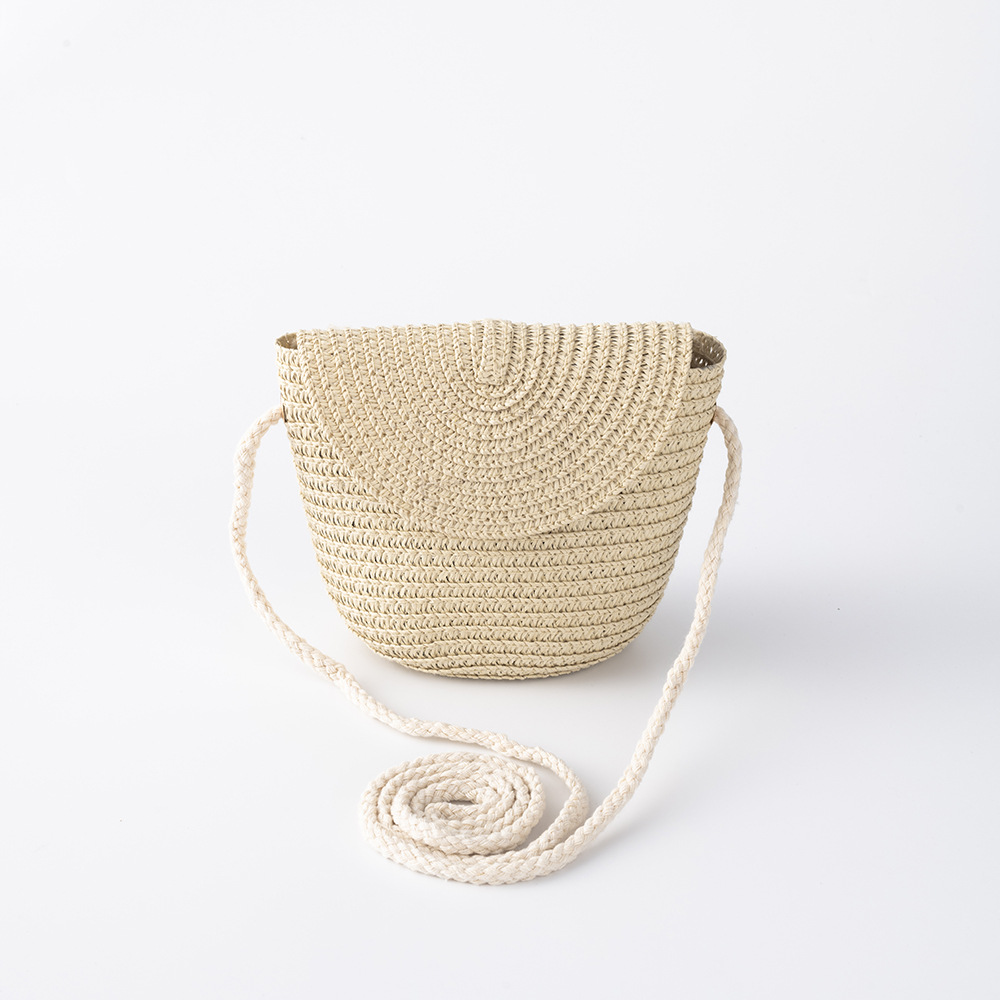 ベージュのフリップバッグ (15*13cm)