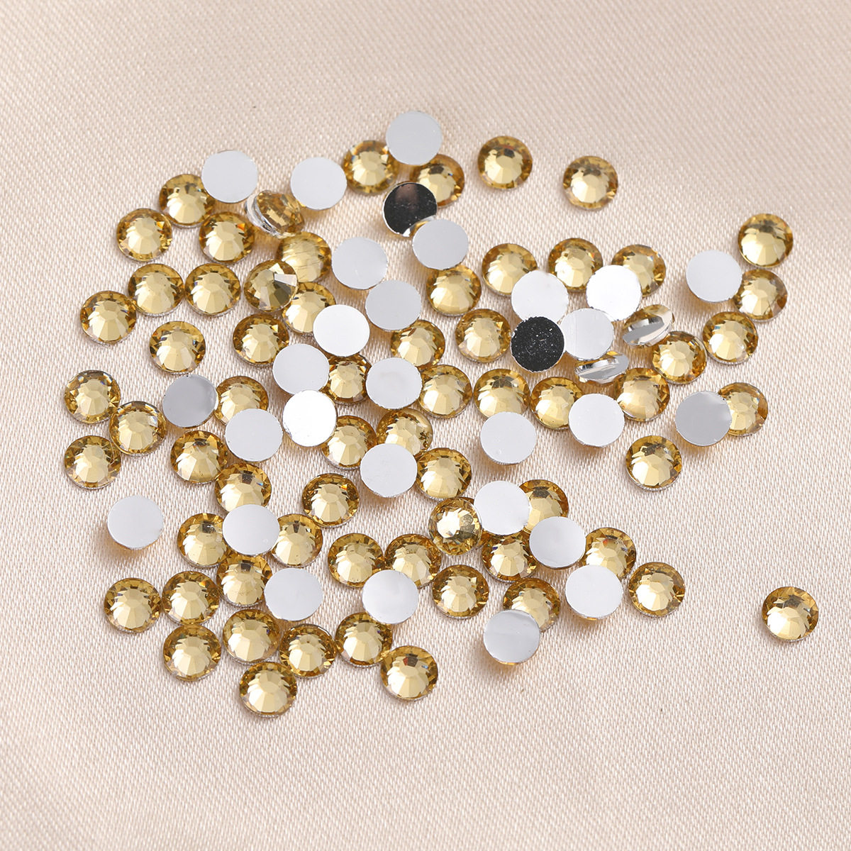 クリスタルイエロー