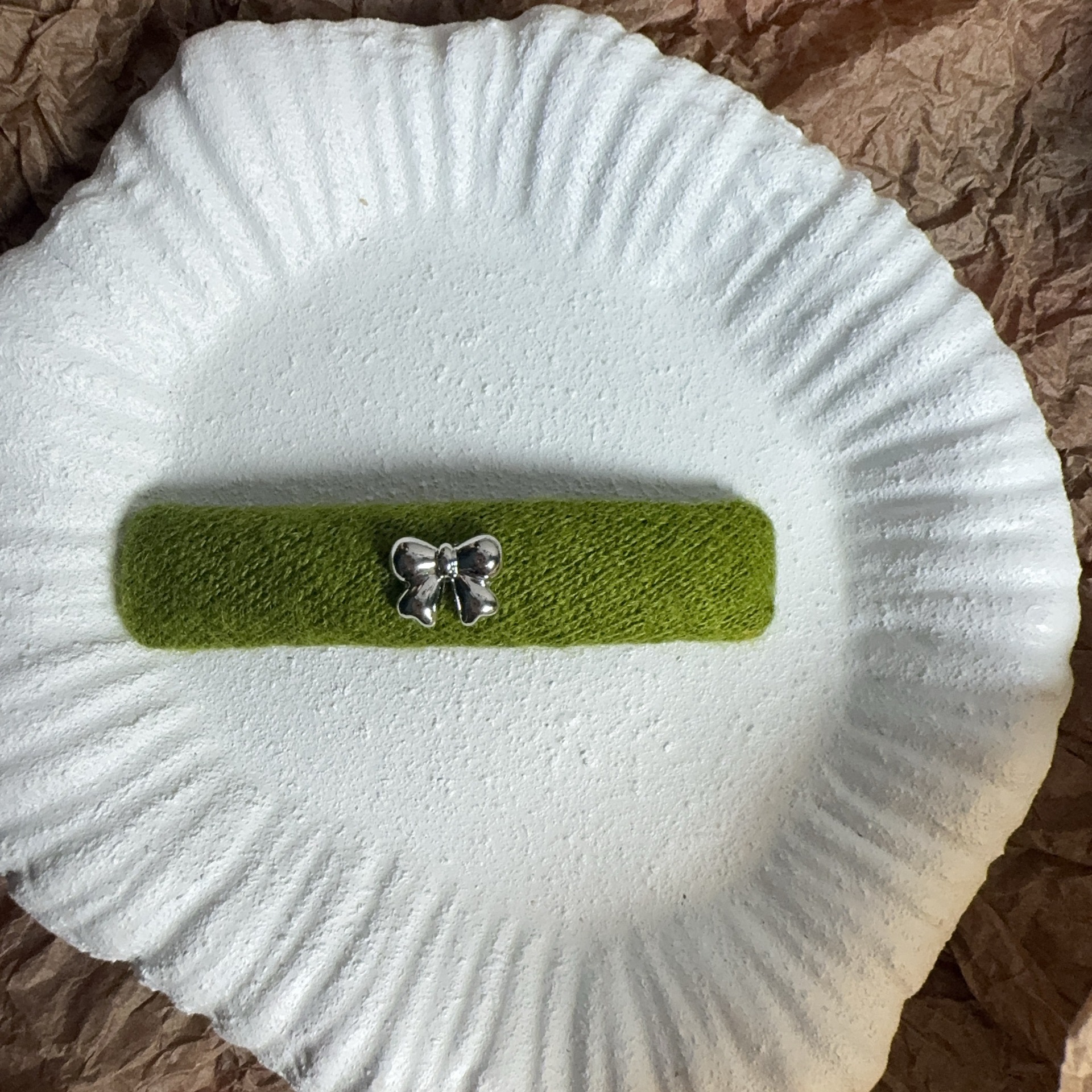 ホワイトKシルバーリボン